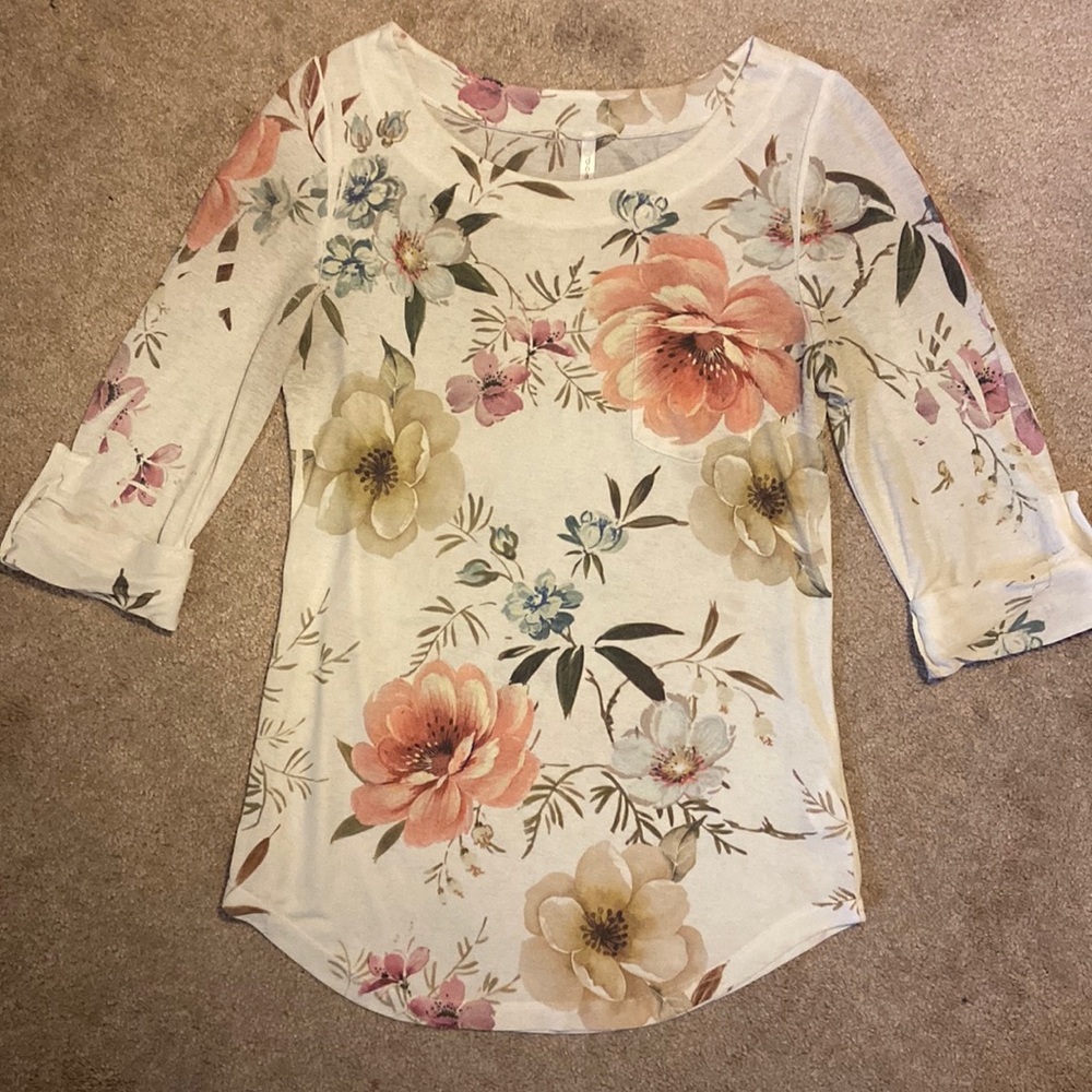 Flower Top - Picture 2 of 6